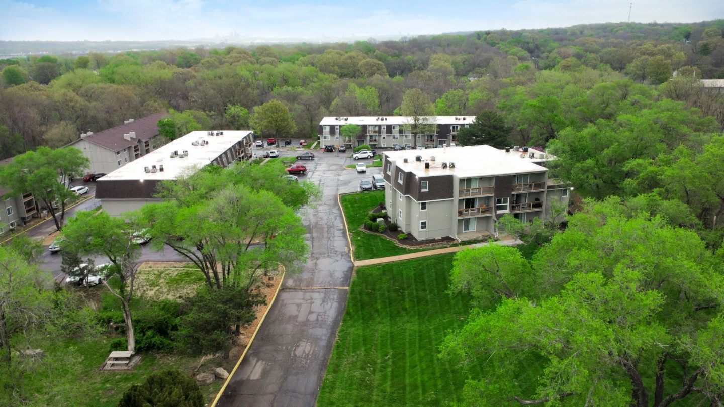Skyline Apartments Image 11