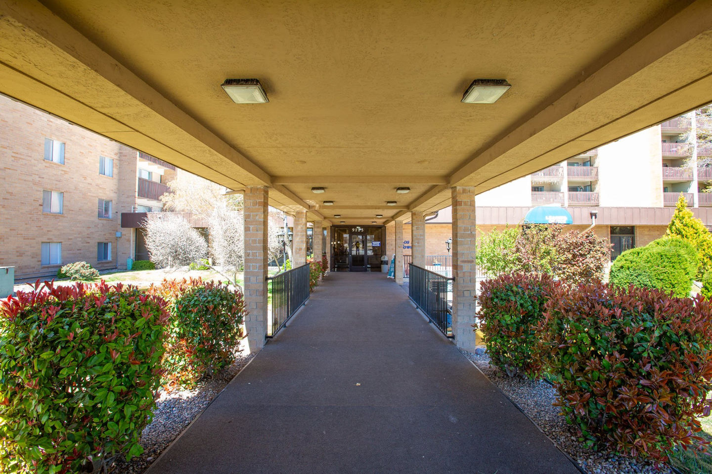 Los Altos Towers Image 4
