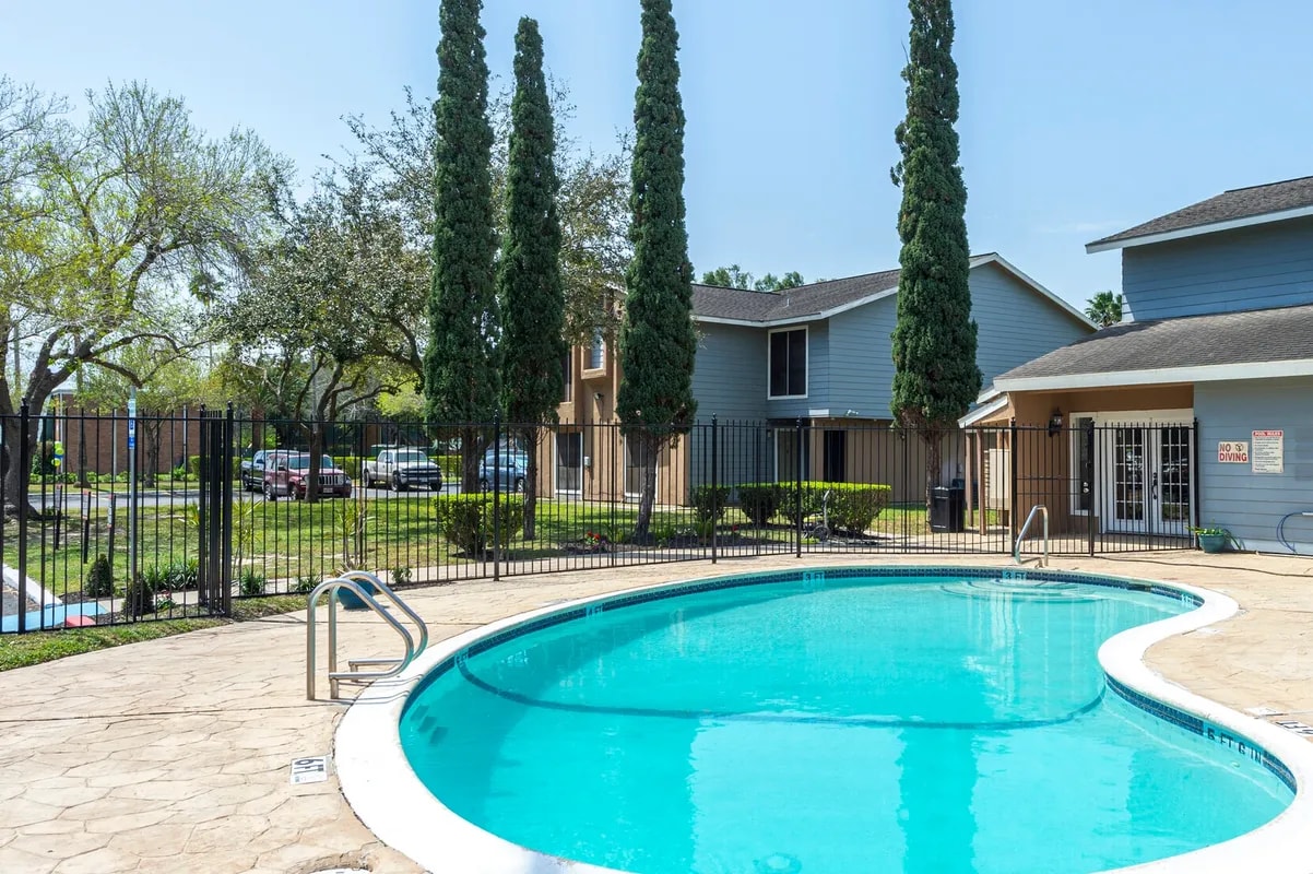 Bonaventure at La Residencia Apartments Homes Image 4