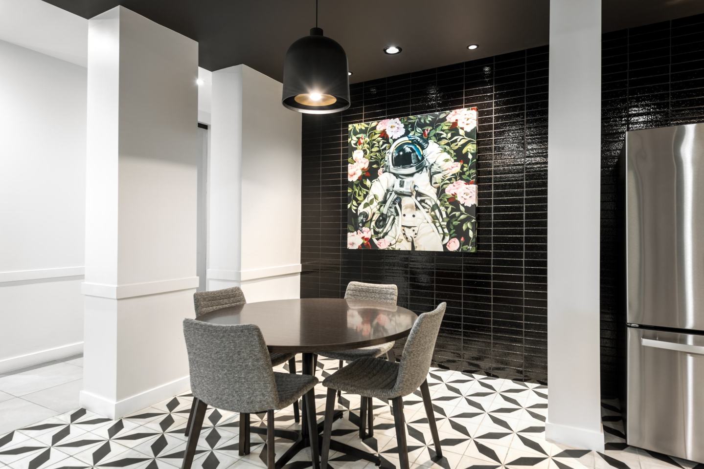 2200 LaSalle Image 20