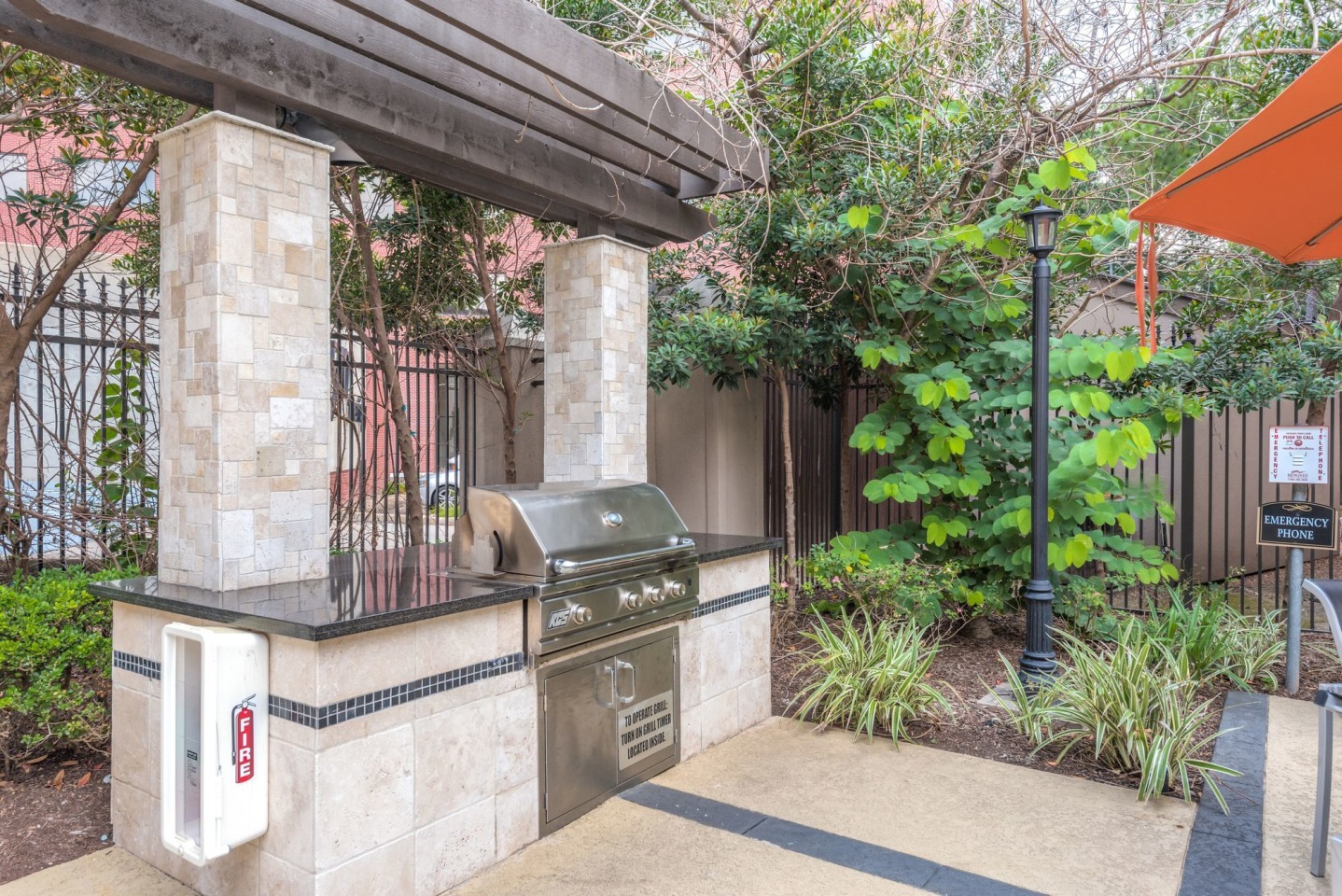 Deerwood Apartments Image 10
