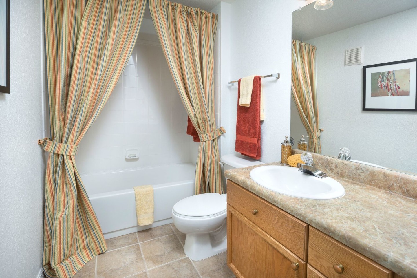 Hawthorne Village Image 20