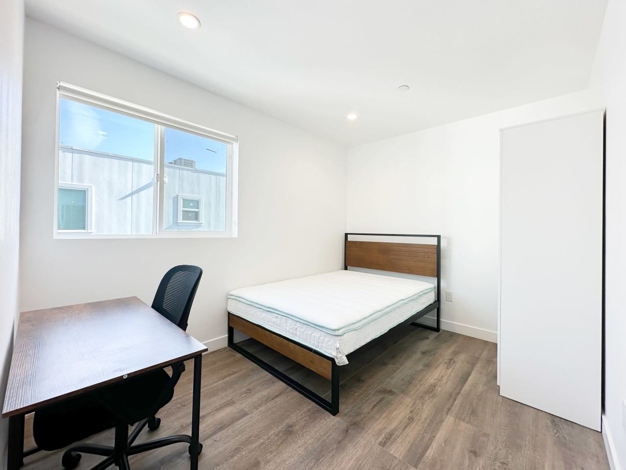 1443 West 37th Drive Image 27