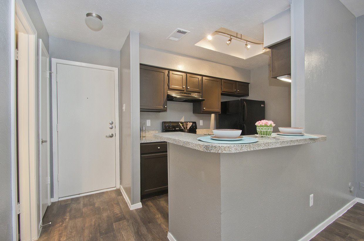 Woodbridge Townhomes Image 6
