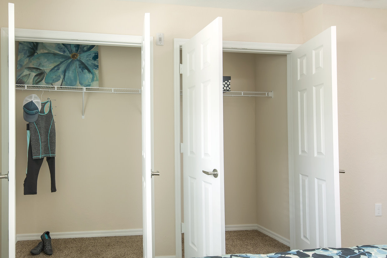Oakwood Apartment Homes Image 8