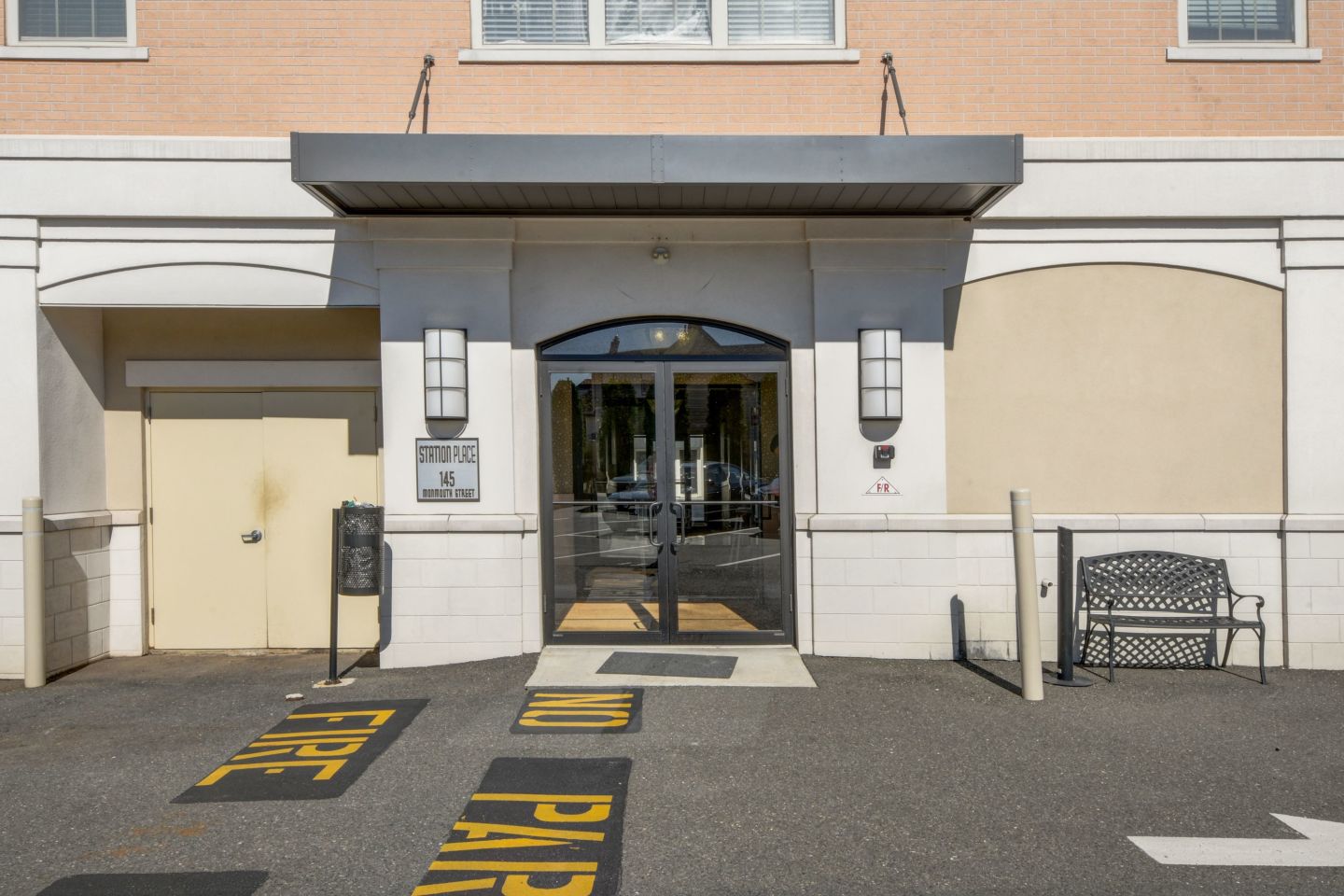 Station Place Image 9