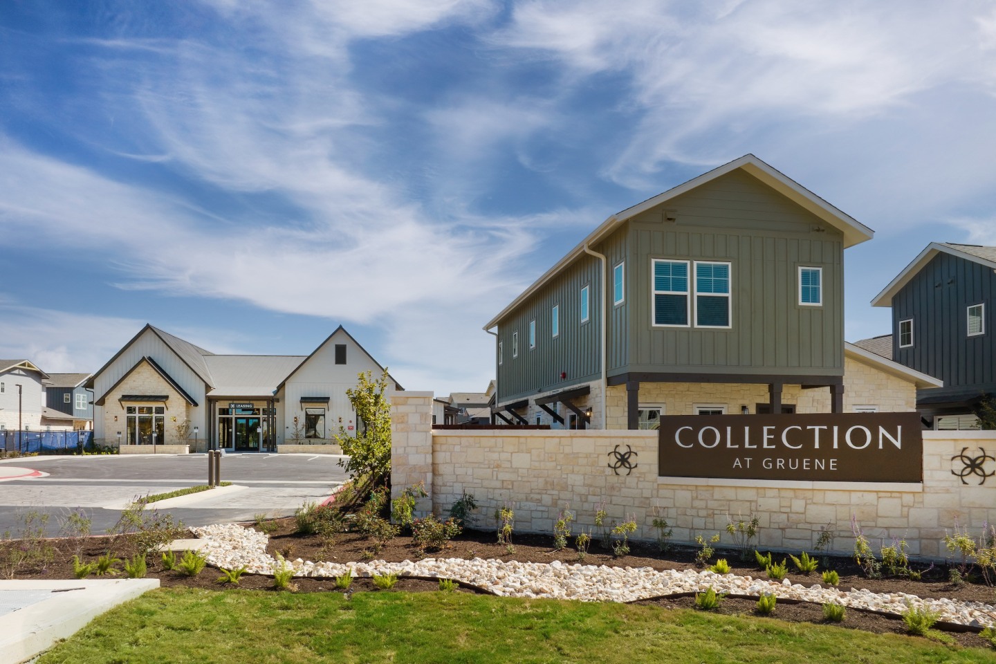 Collection at Gruene Image 1