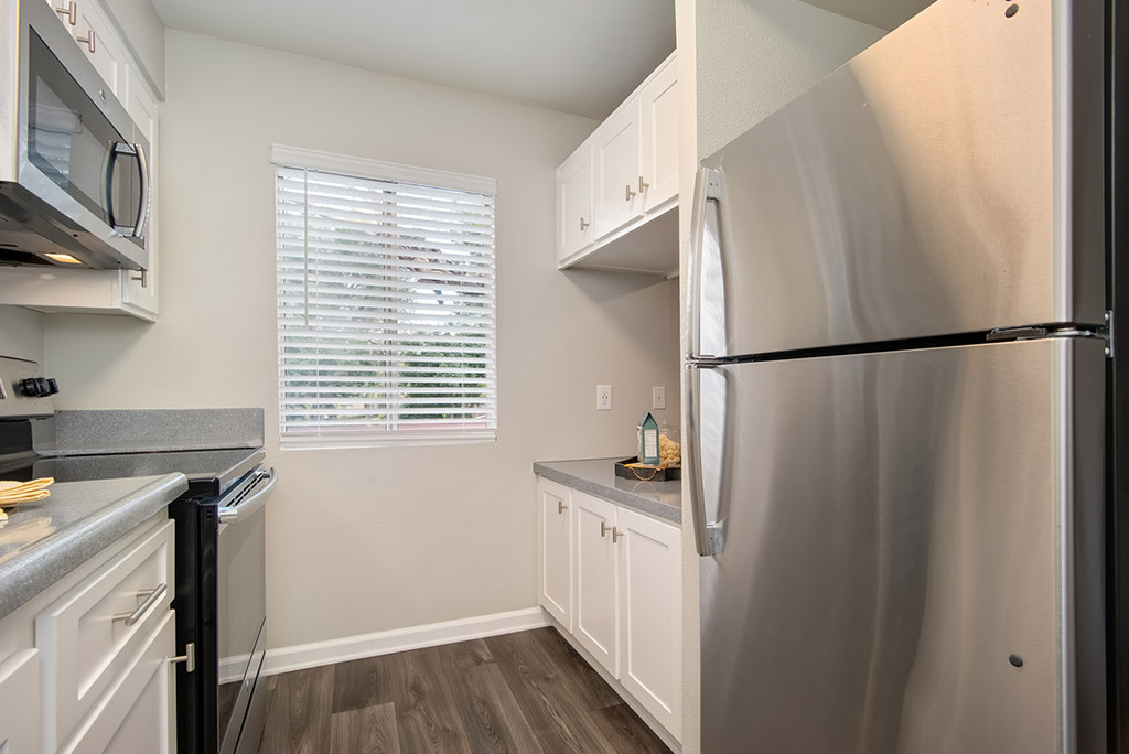 St. Charles Oaks Apartments Image 18