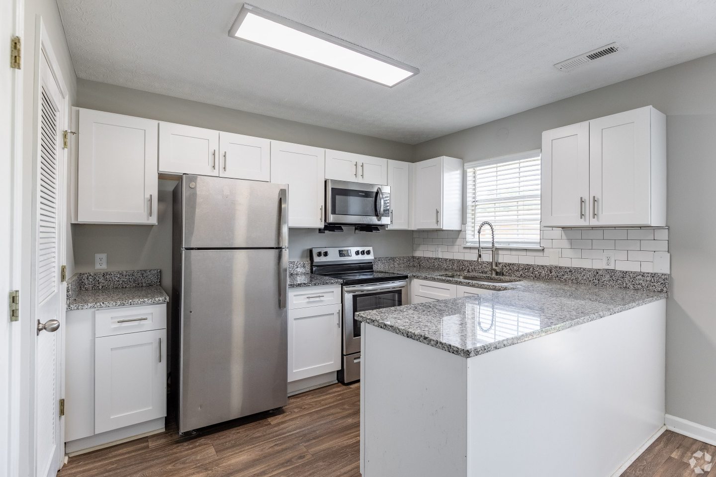 Adler Apartment Homes Image 19