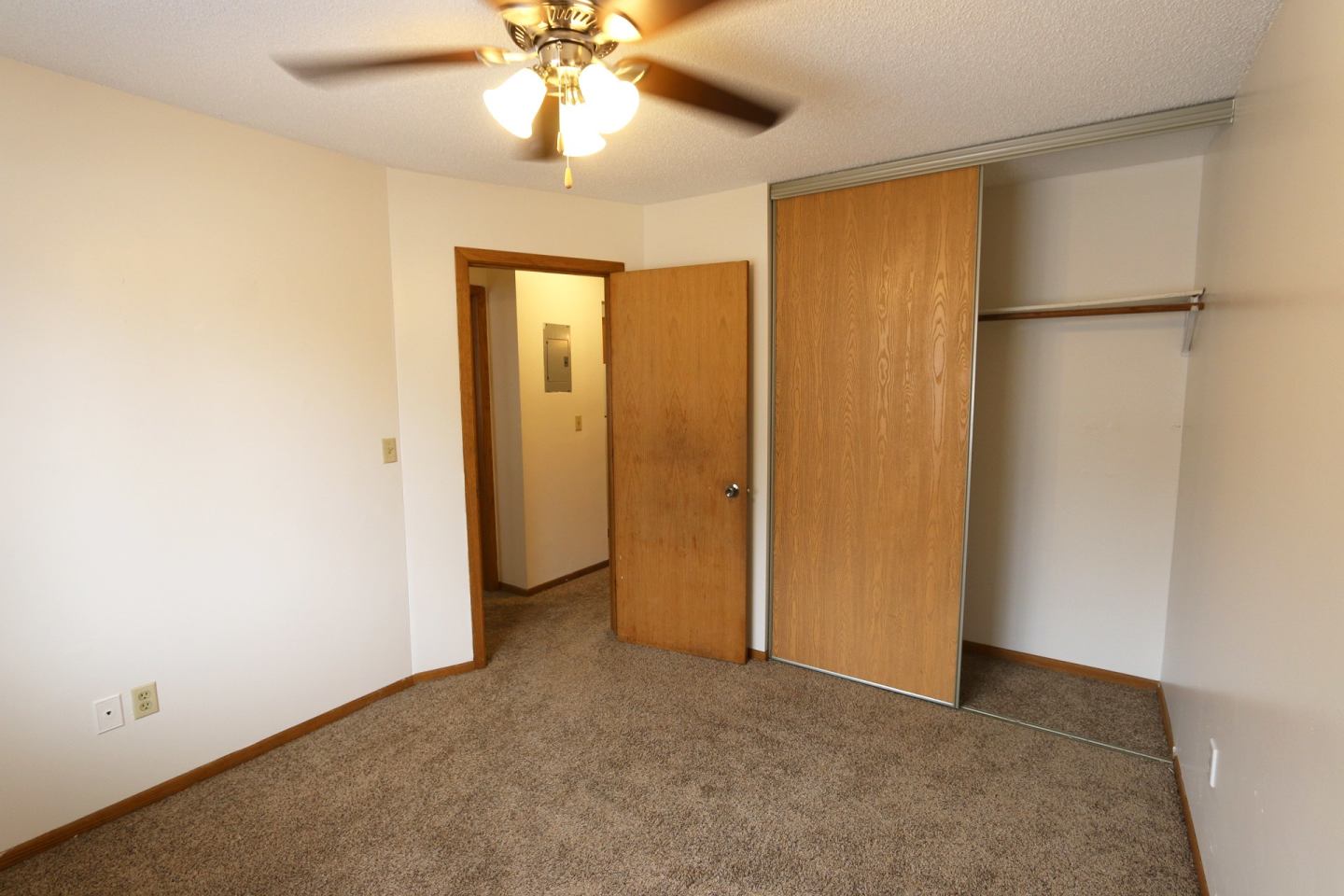 Van Dyke Apartments Image 30