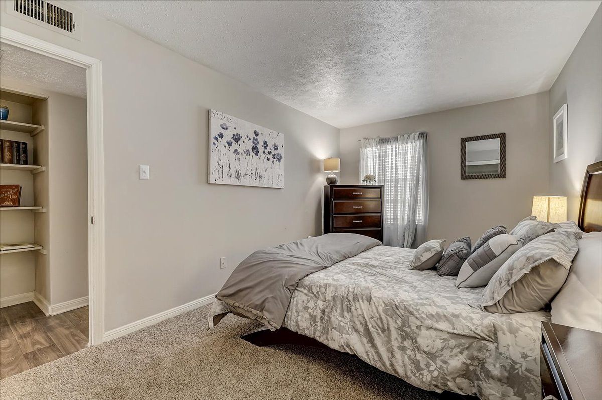 WatersEdge Denton Apartments Image 18
