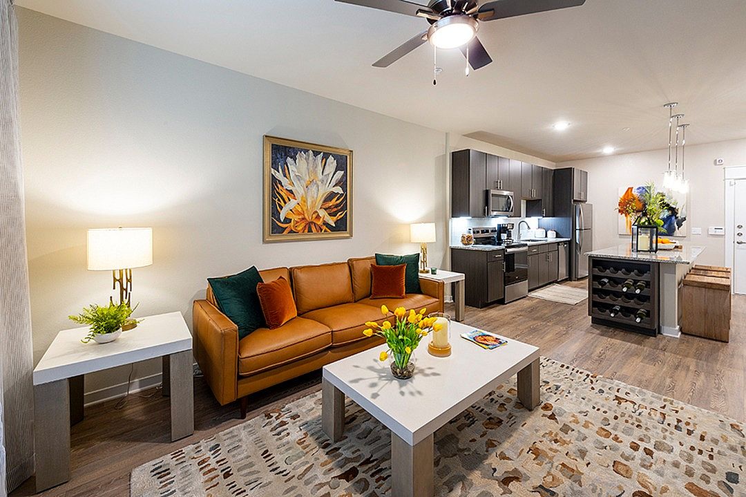 Imperial Oaks Square Image 39