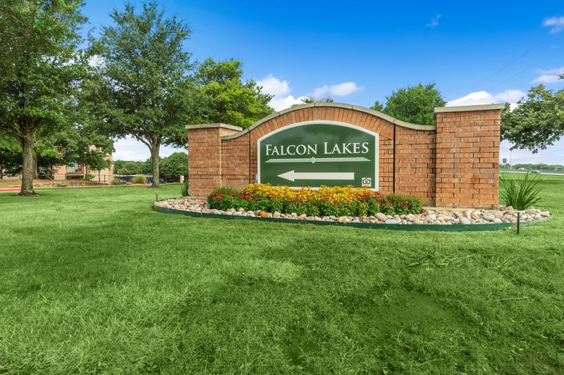 Falcon Lakes Image 3