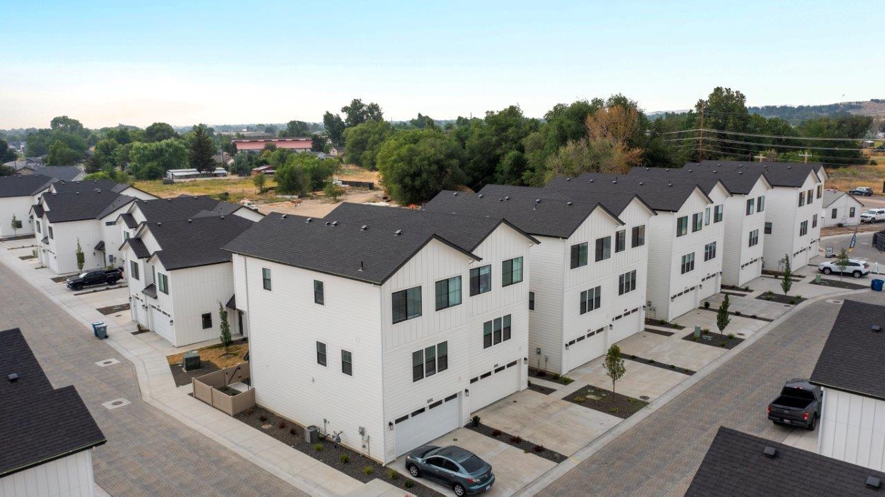 Alpine Landing Townhomes Image 22