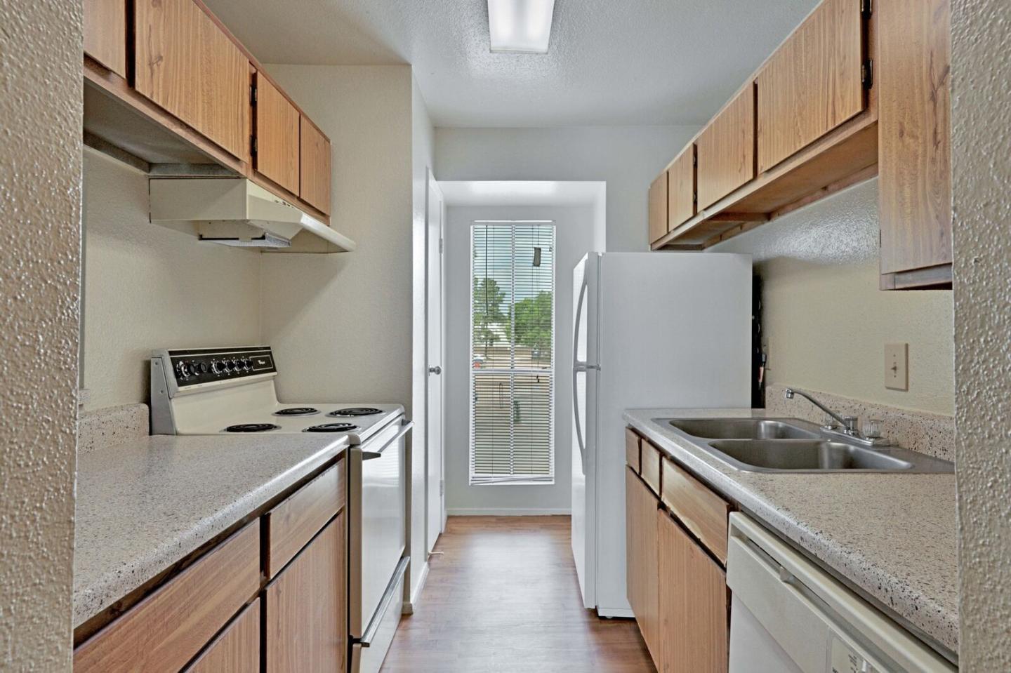Inwood Grove Image 3