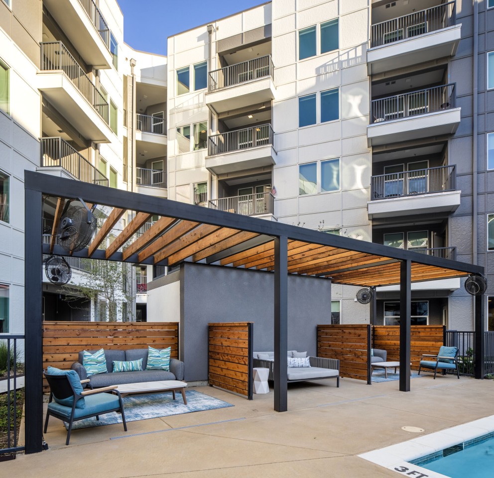 880 Lyn Image 8