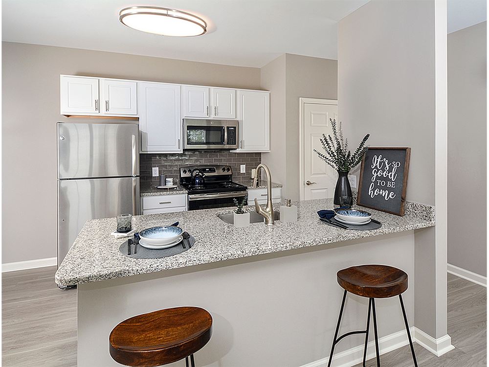 Plymouth Pointe Apartments Image 9