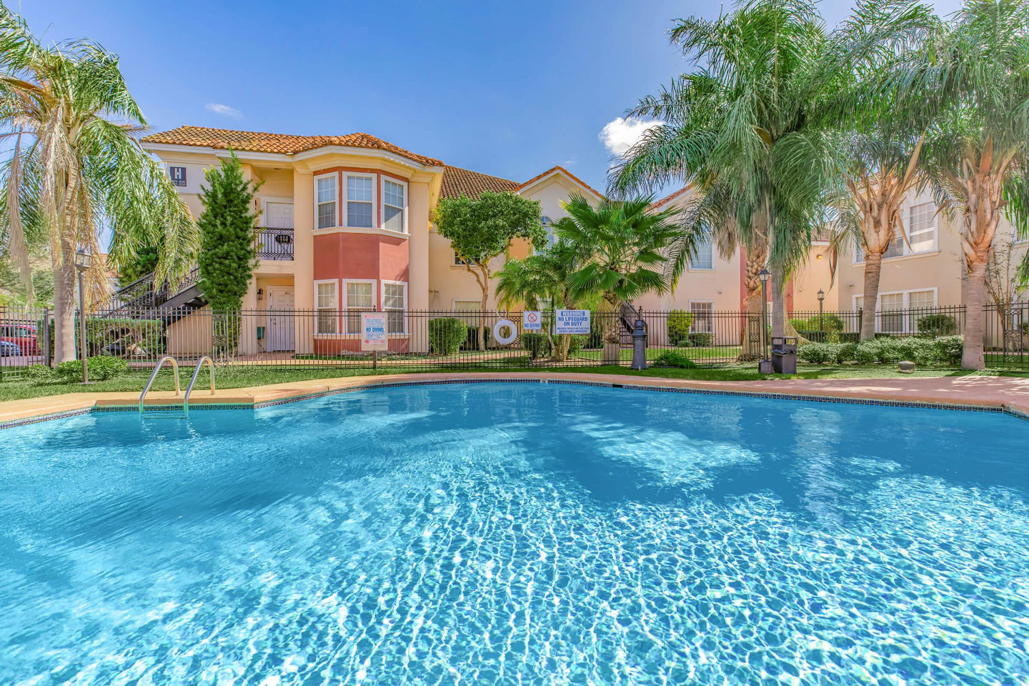 Las Misiones Apartments Image 1