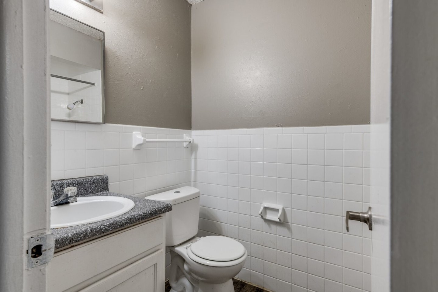 Sky Landing Apartments Image 17