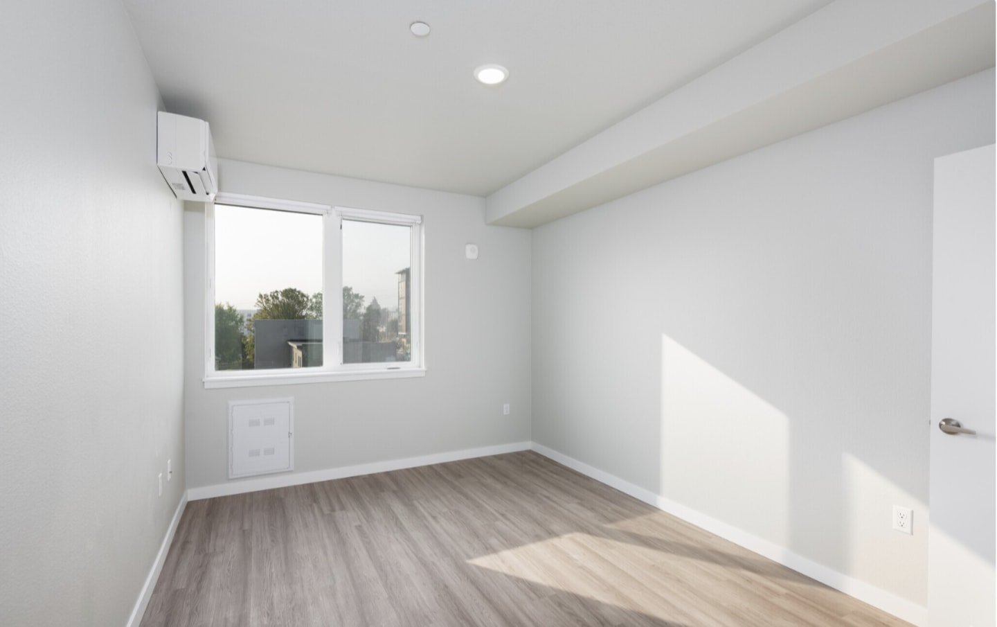 Ellis Apartments - Student Housing Image 18