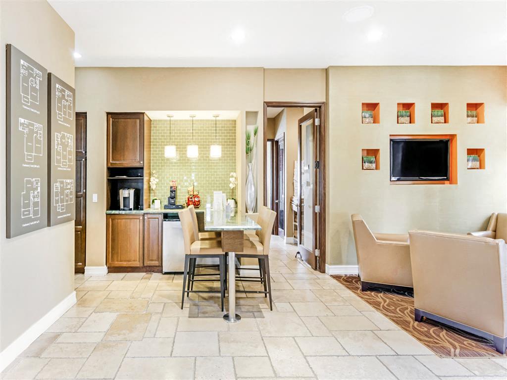 Miramar Lakes Apartments Image 16