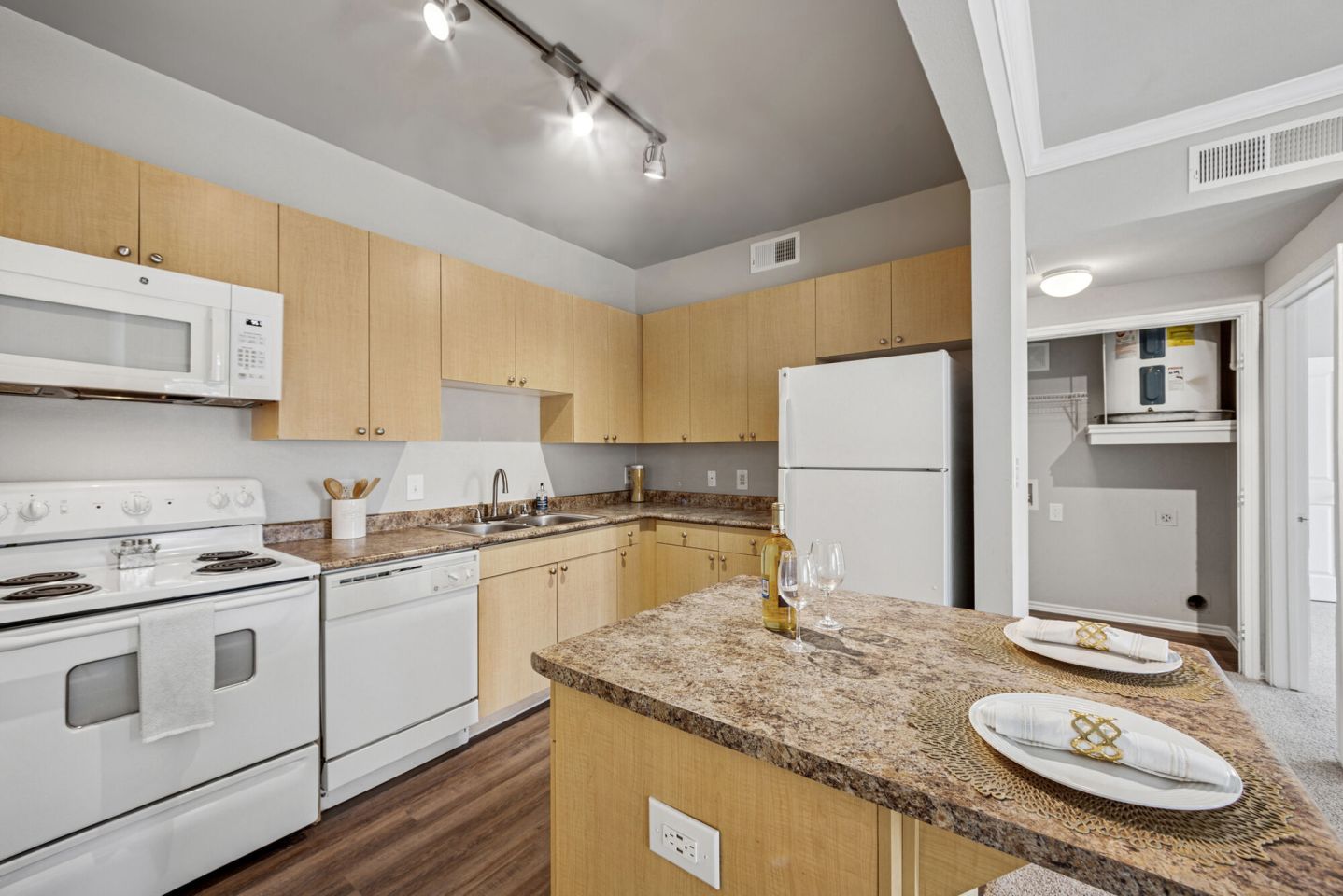 The Residences at Holland Lake Image 18