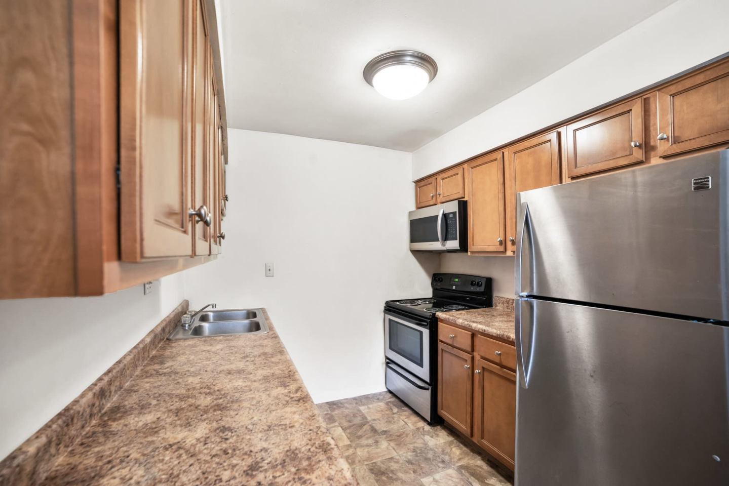 Somerset Apartments Image 2