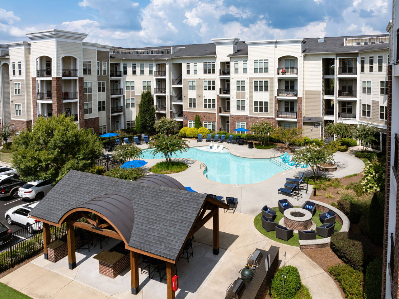 400 Belmont Image 12