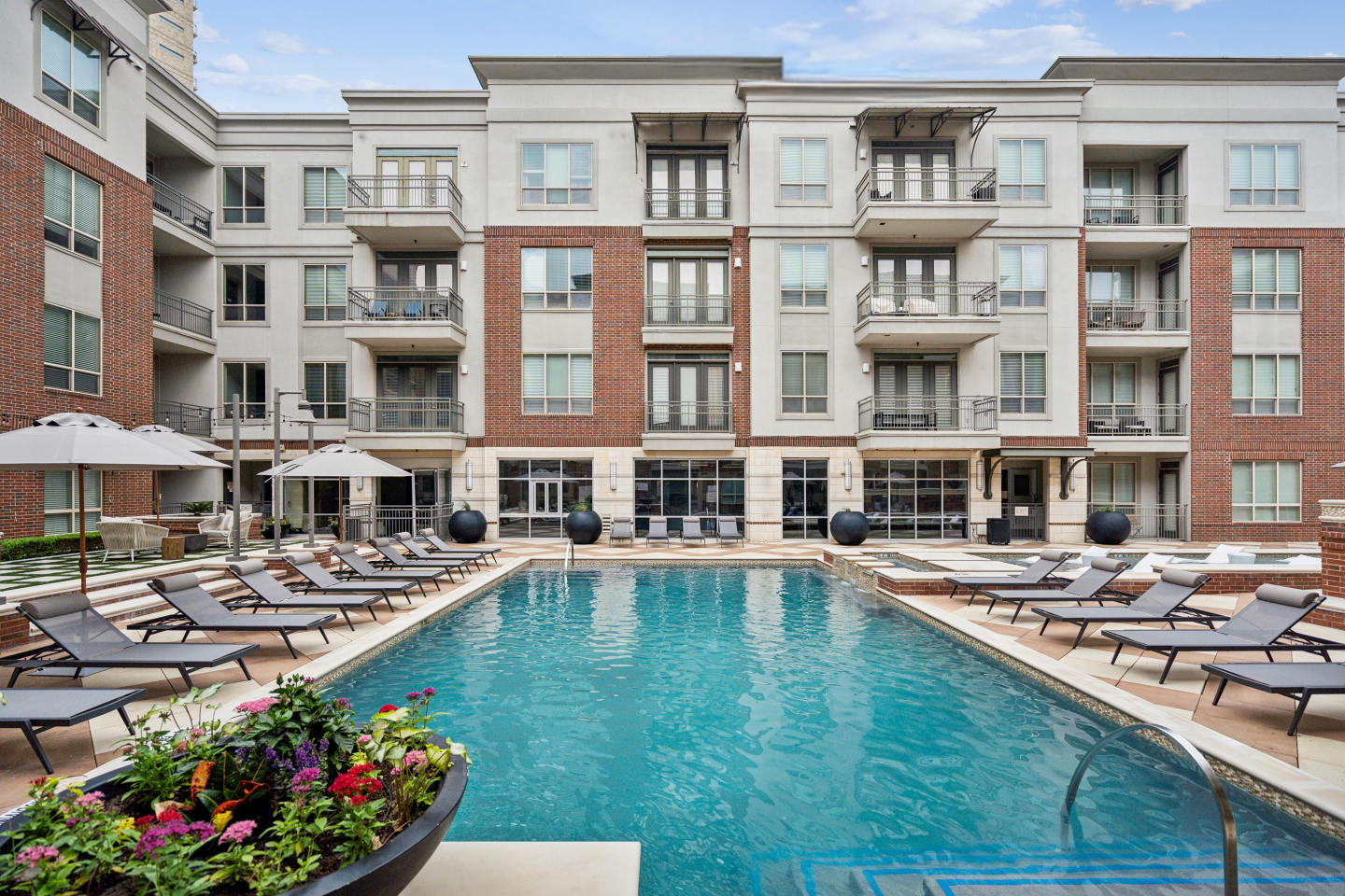 ALARA Uptown Image 1