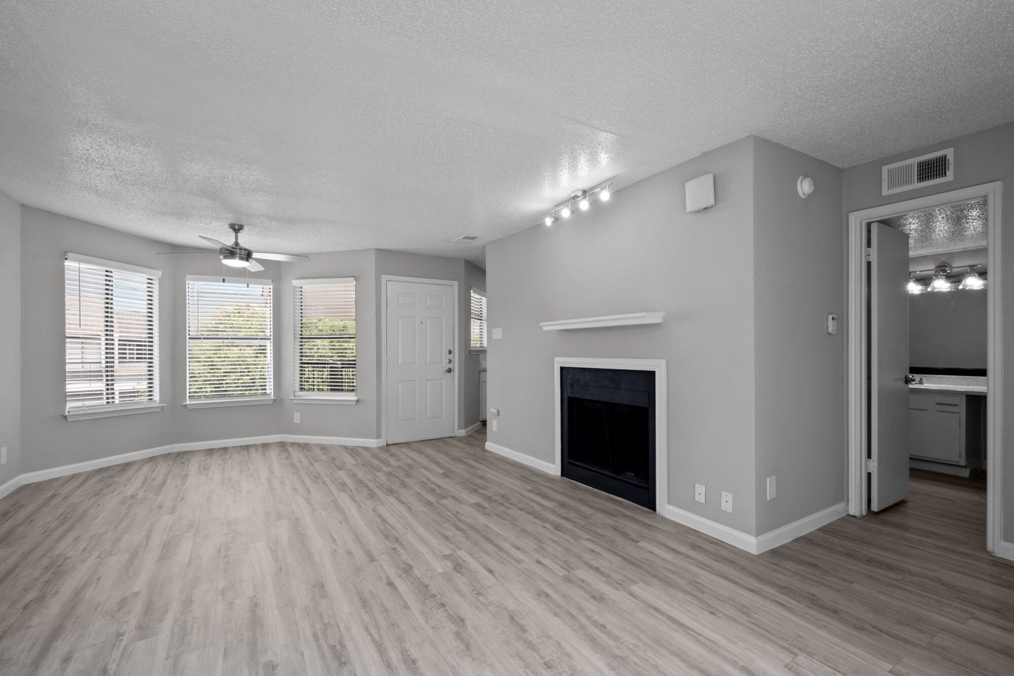 The Azul Apartments Image 36