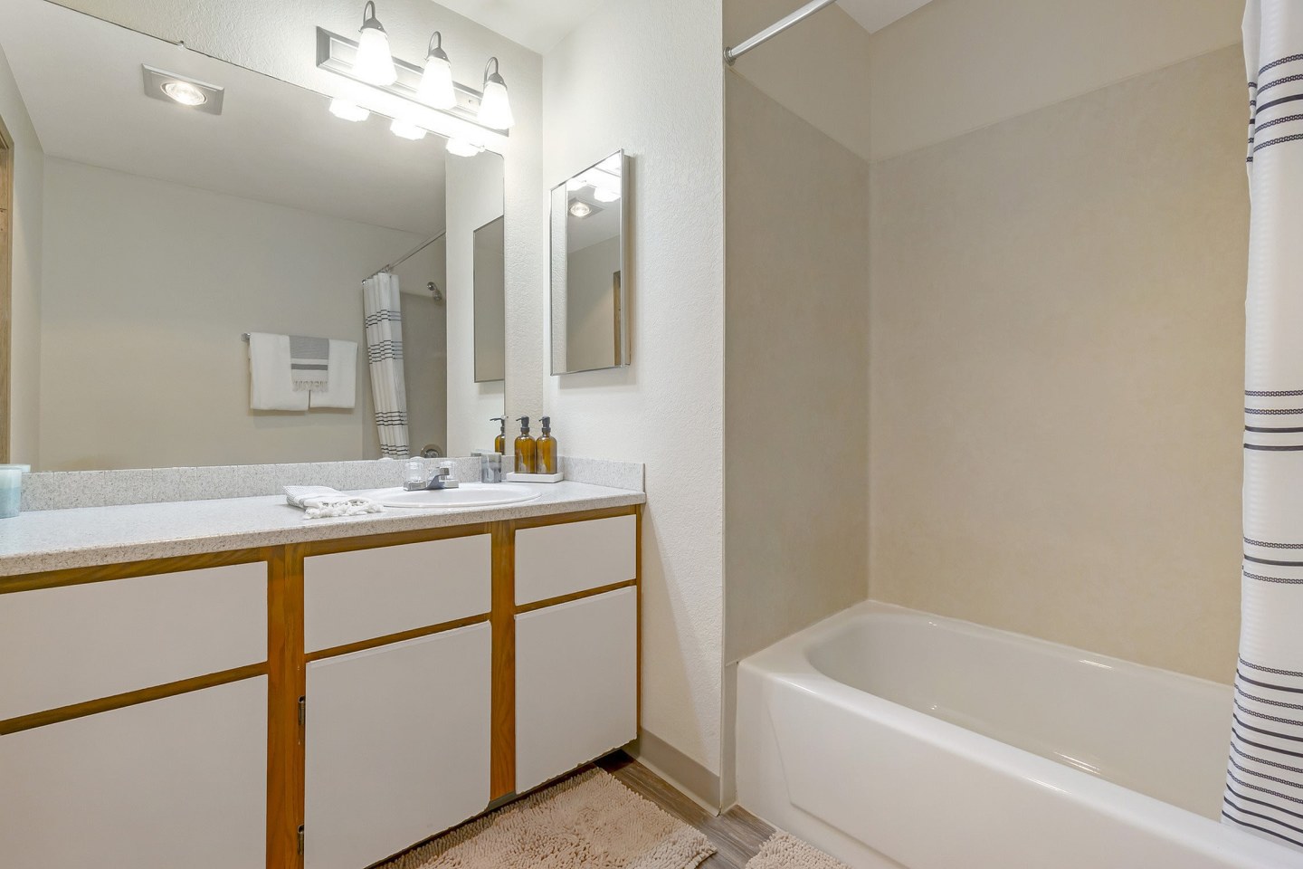 Alderwood Heights Image 8