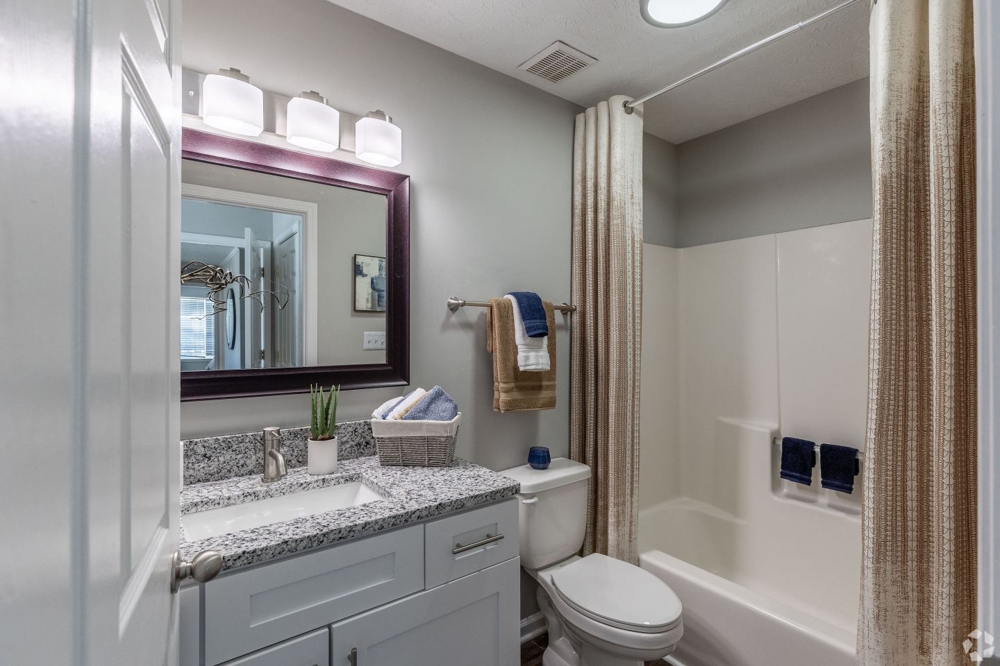 Adler Apartment Homes Image 34