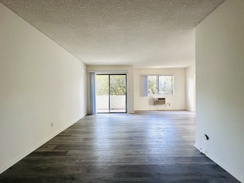 10535 Rose Avenue Image 18