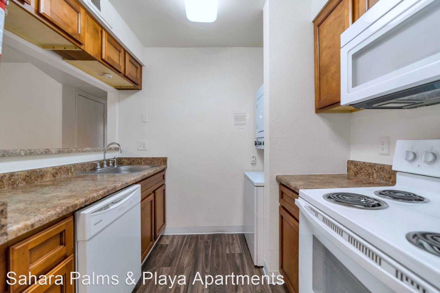 Sahara and Playa Palms Apartments Image 10