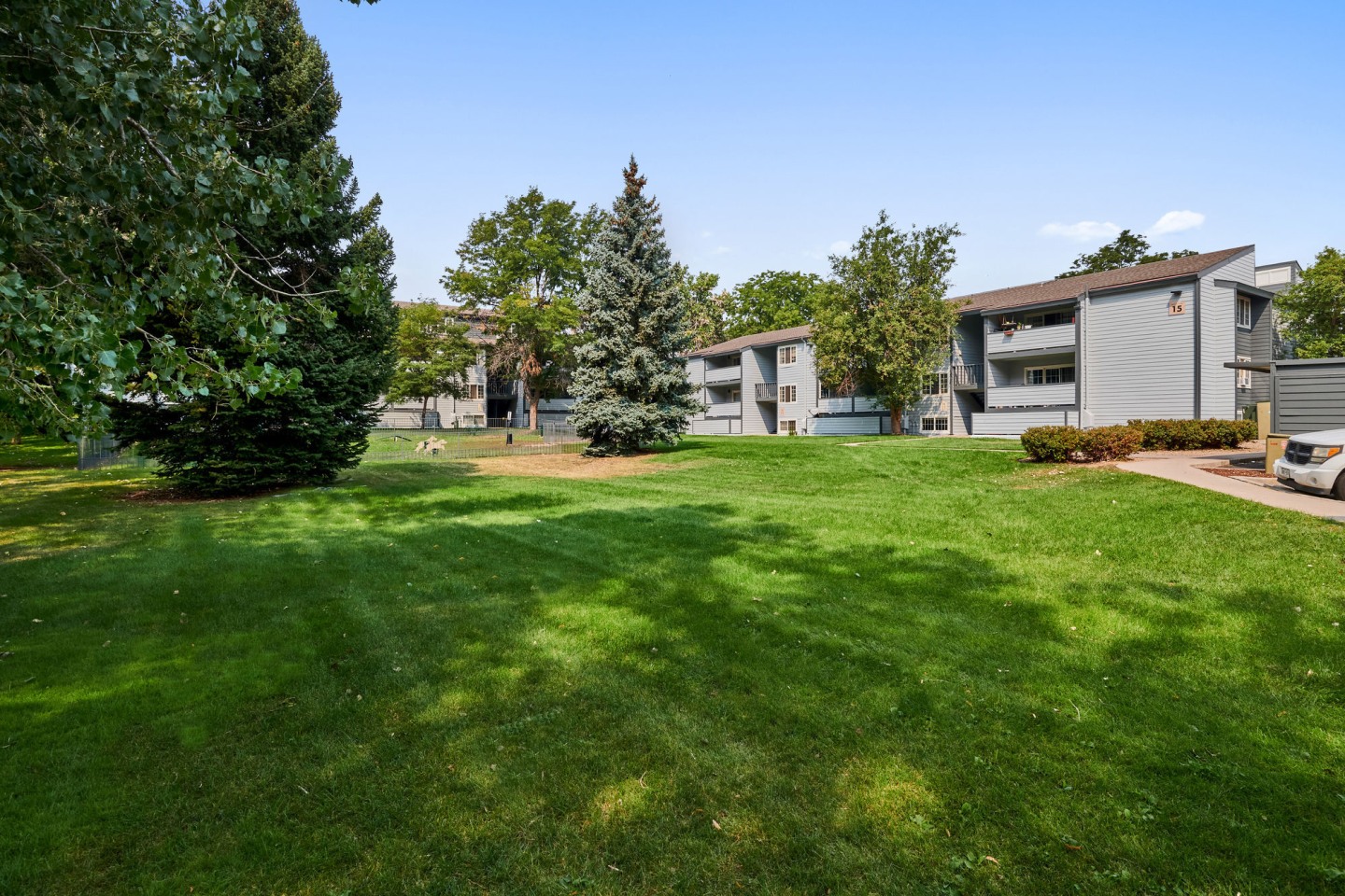 Lowry Heights Image 29