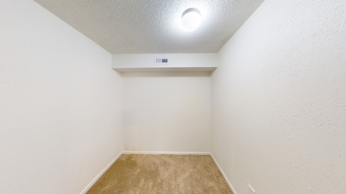 Skyline Apartments Image 22