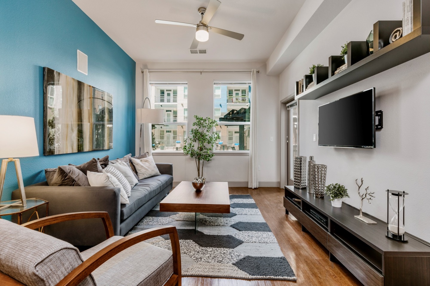 City House Apartments Image 1