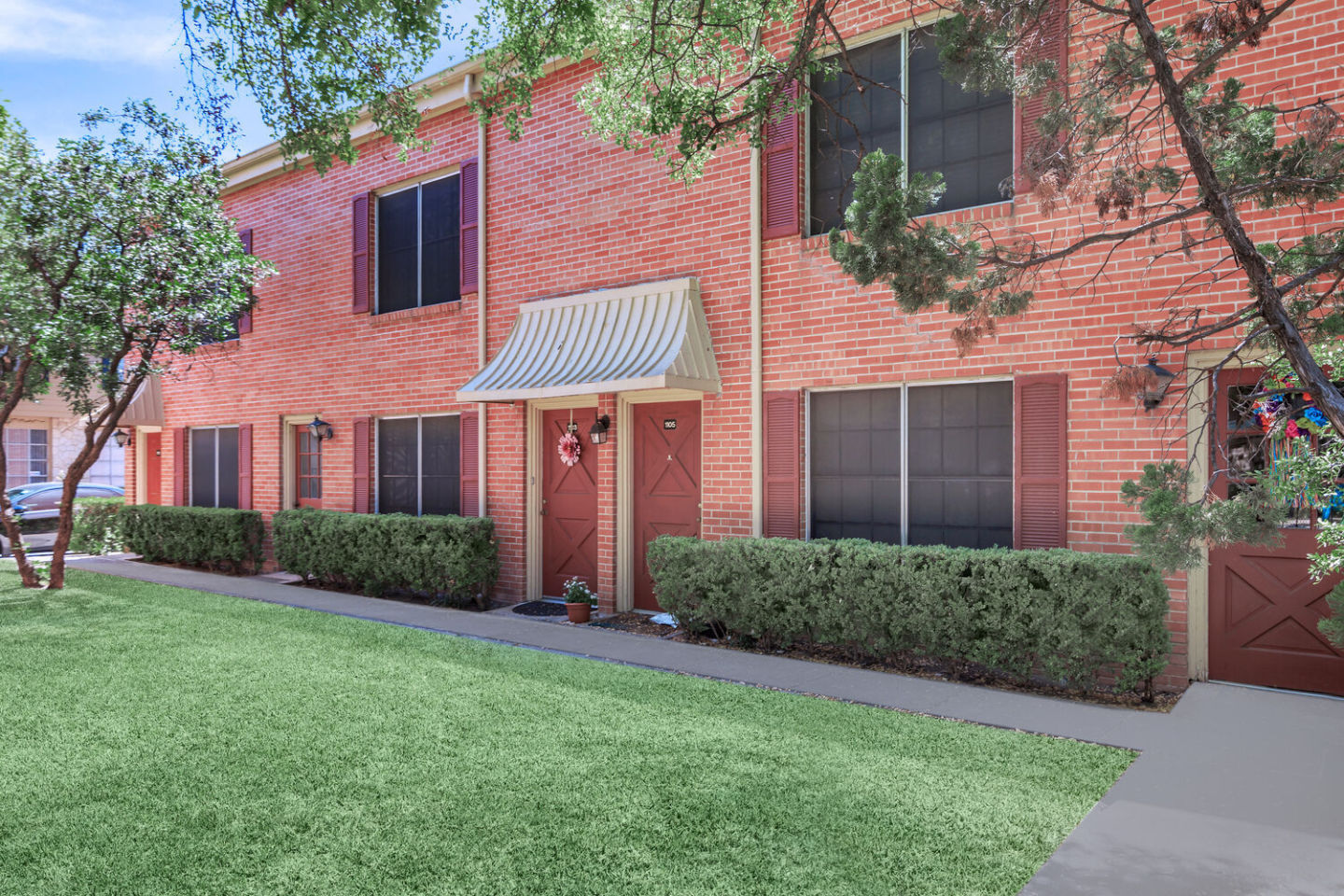 New England Village Apartments Image 31