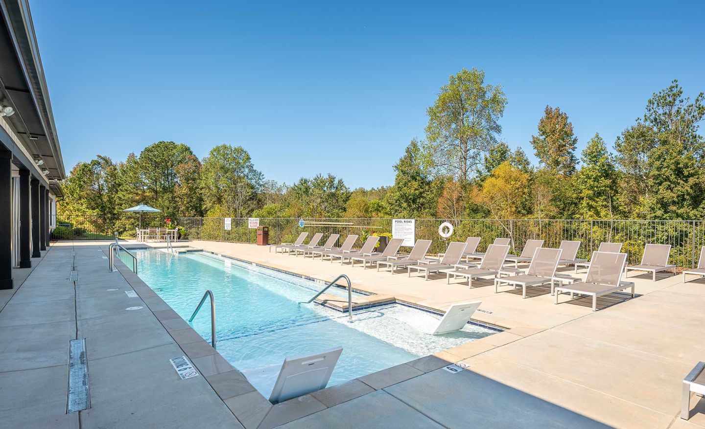 Paragon Luxury Apartments Image 26