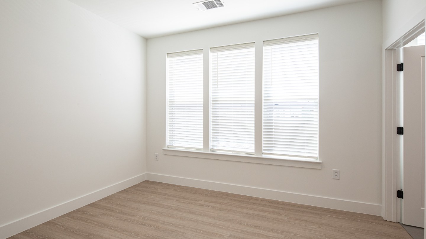 Ainsworth Image 3