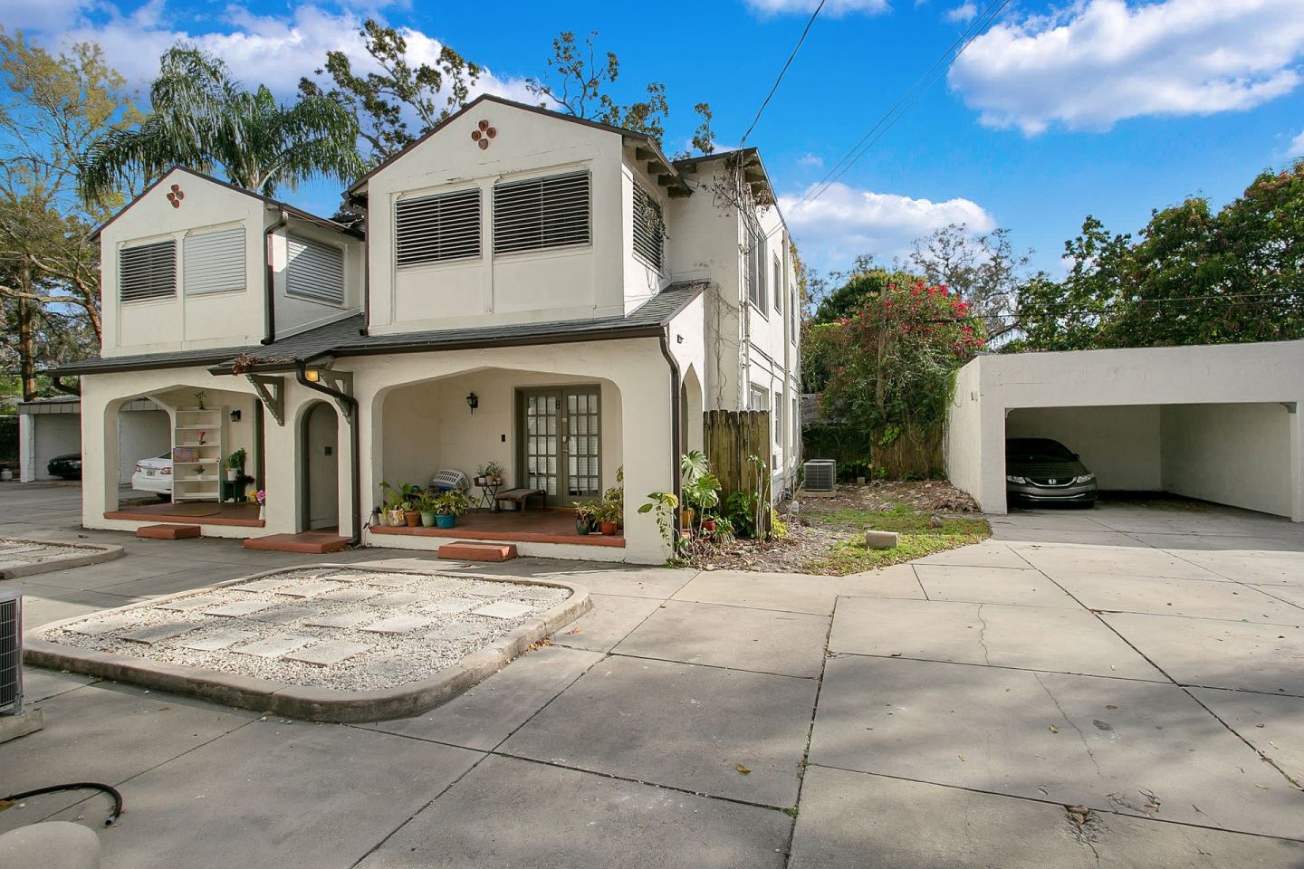 Lake Eola Heights Apartments Image 3