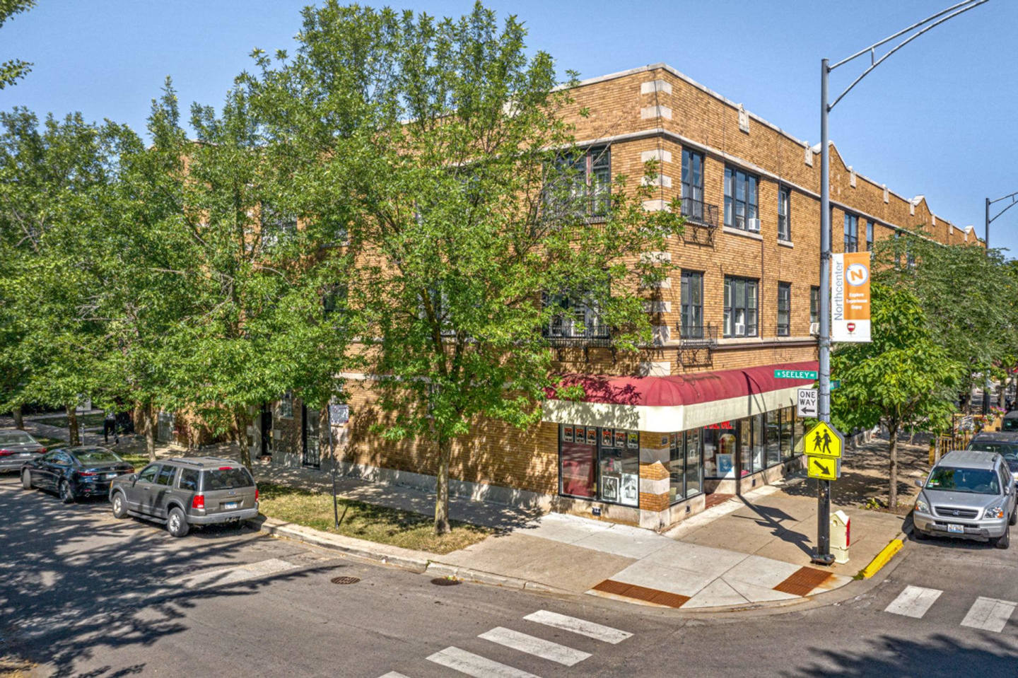 2020-36 W Montrose & 4405-09 N Seeley Image 1