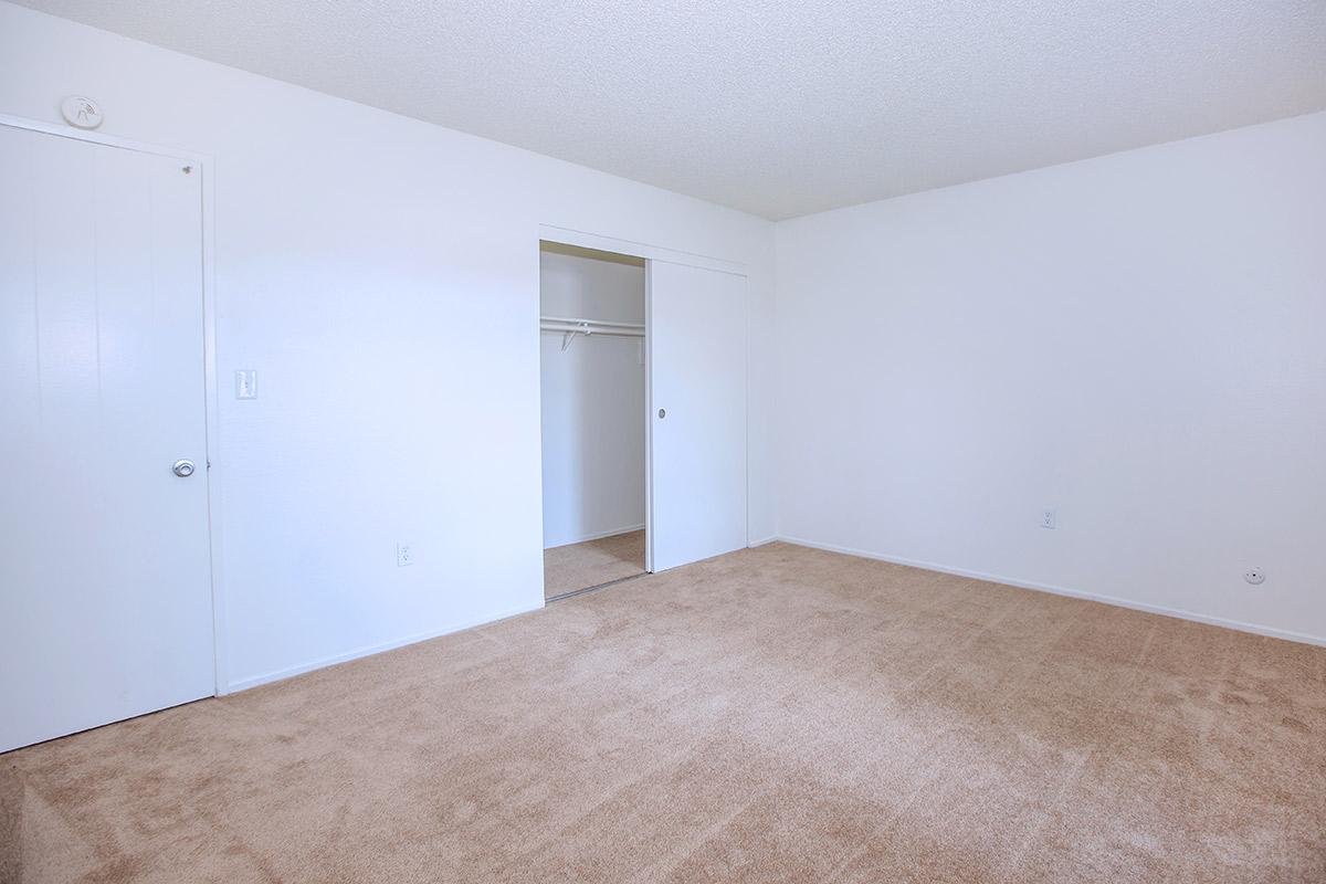 The Corsican Apartment Homes Image 3