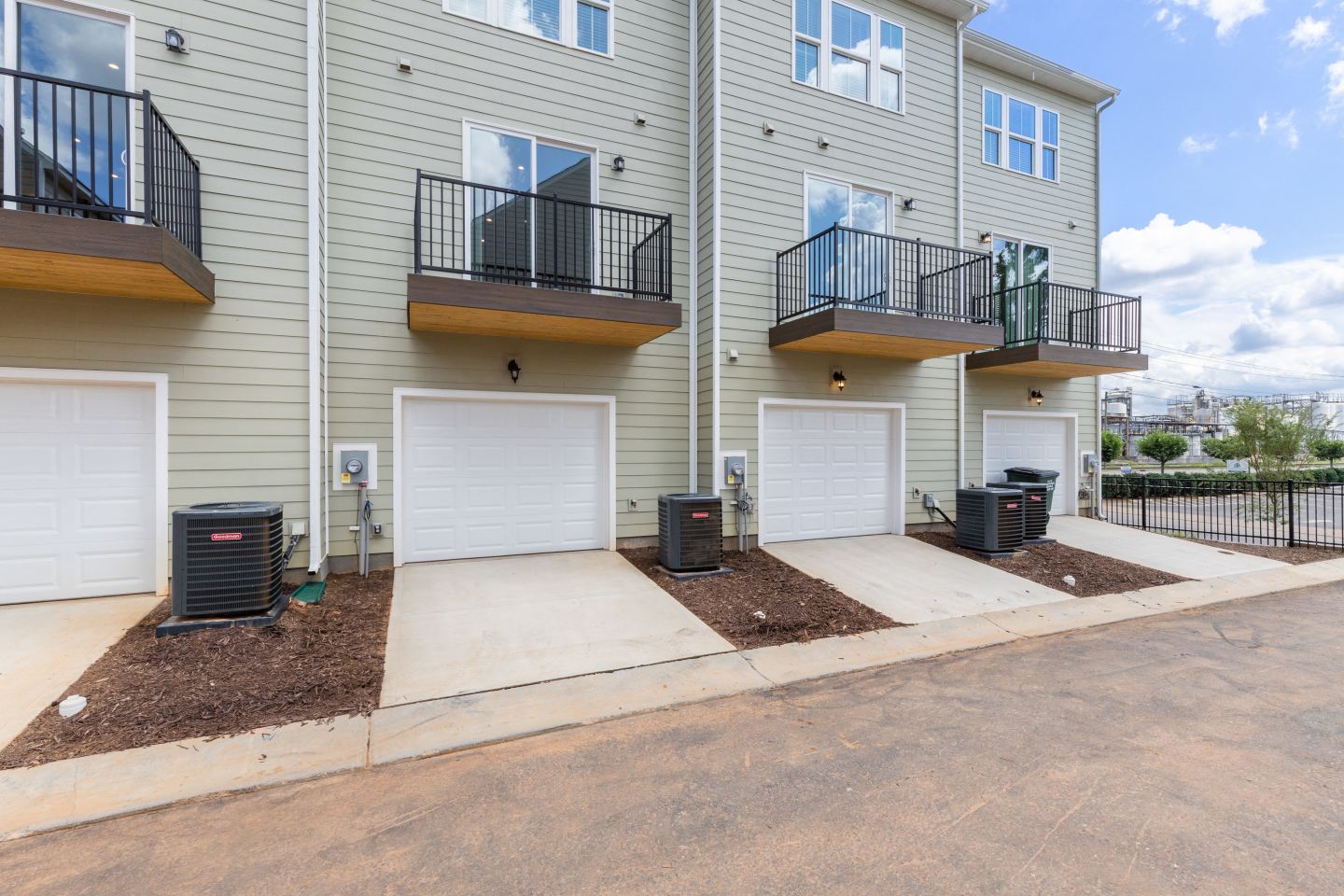 Queen City Townes Image 15