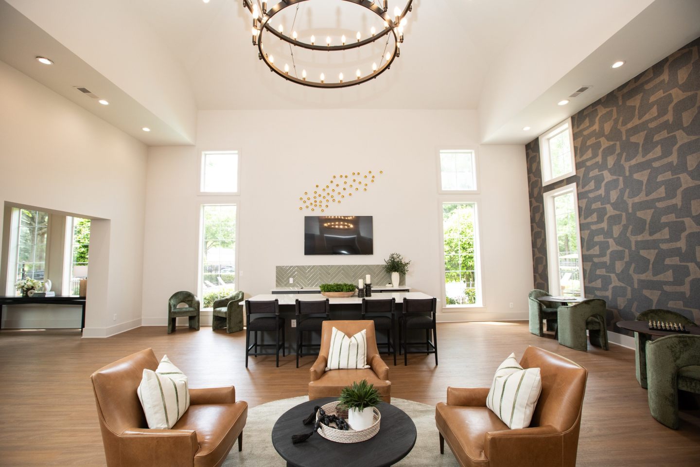 Lakeside Villas Image 1