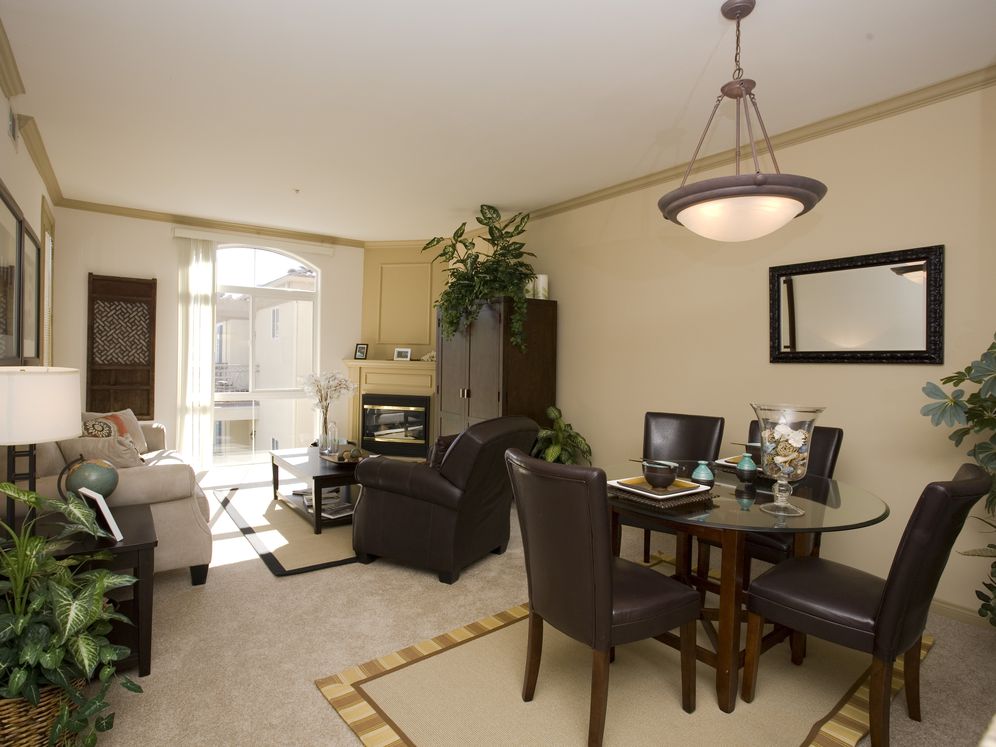 Avalon Thousand Oaks Plaza Image 7