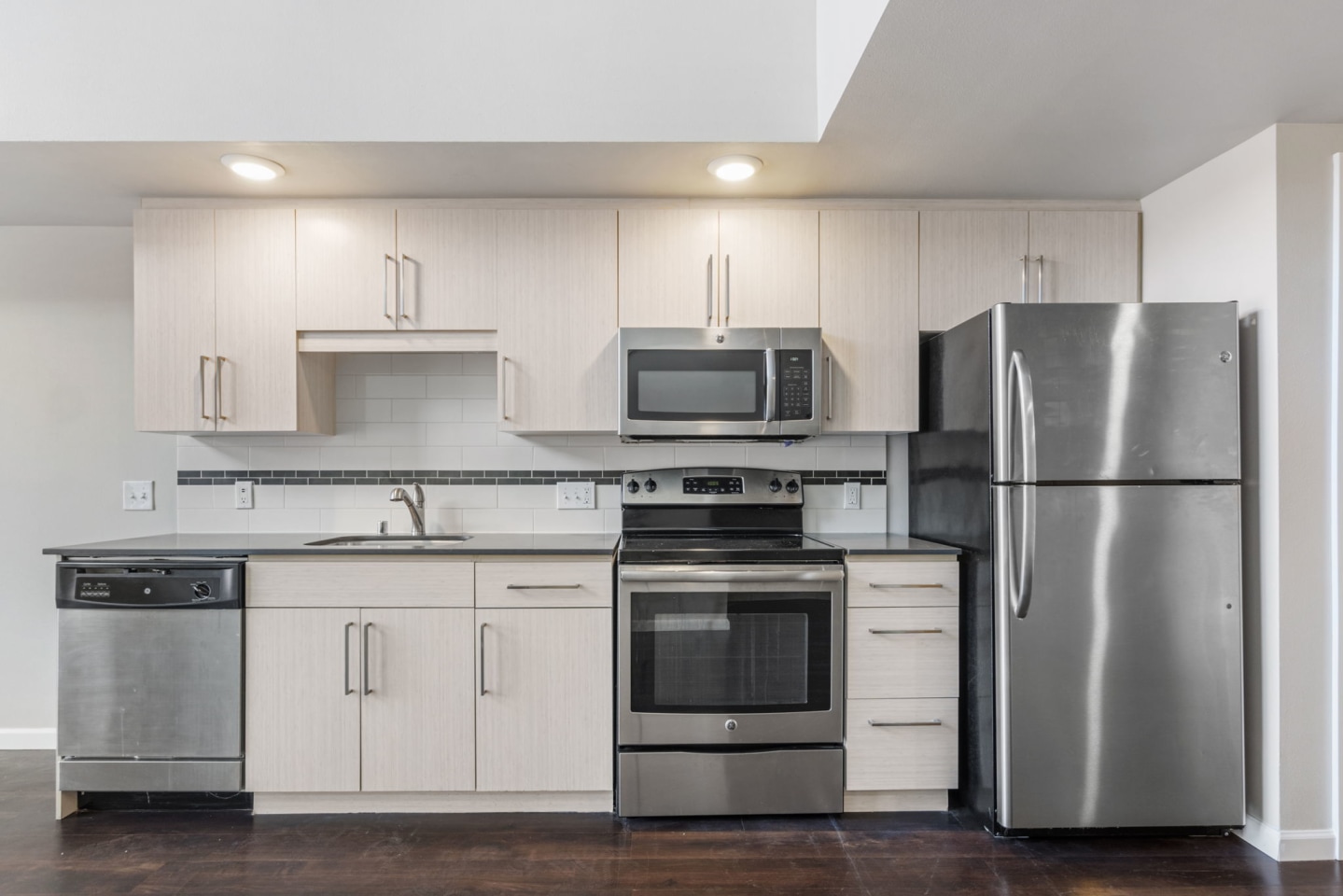 1711 Apartments Image 14