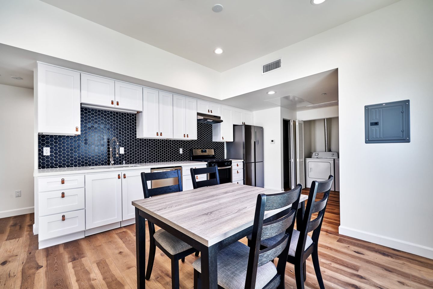 2600 S Catalina Street - Co-Living Image 5