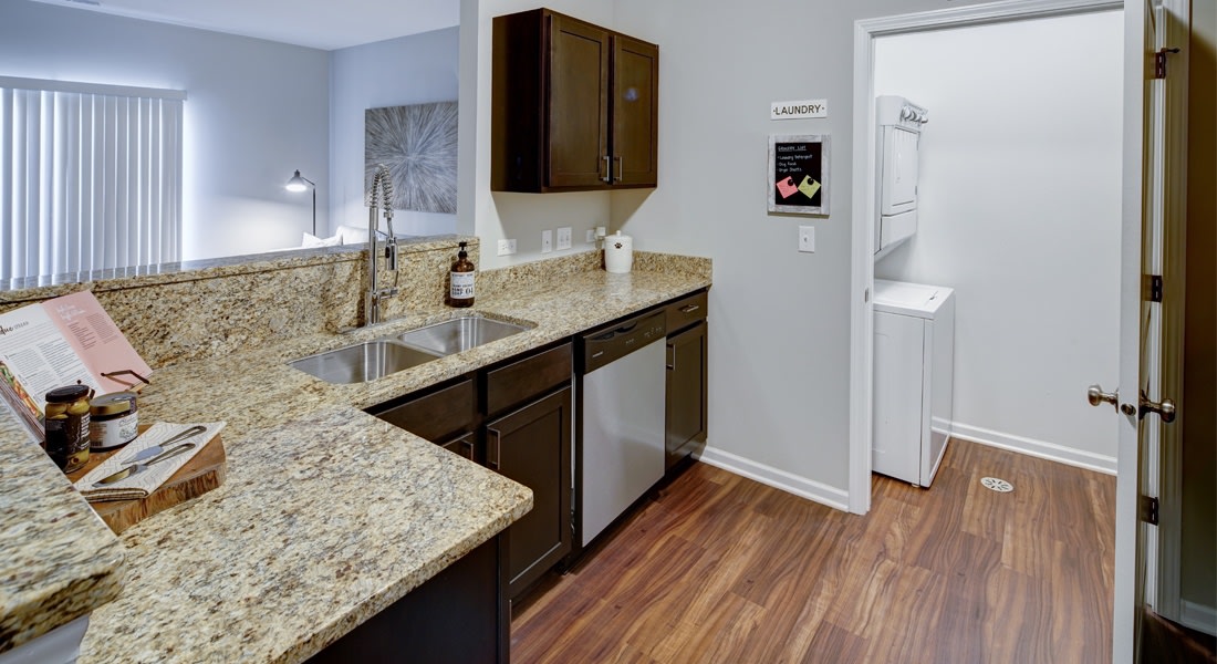 Algonquin Square Apartments Image 3