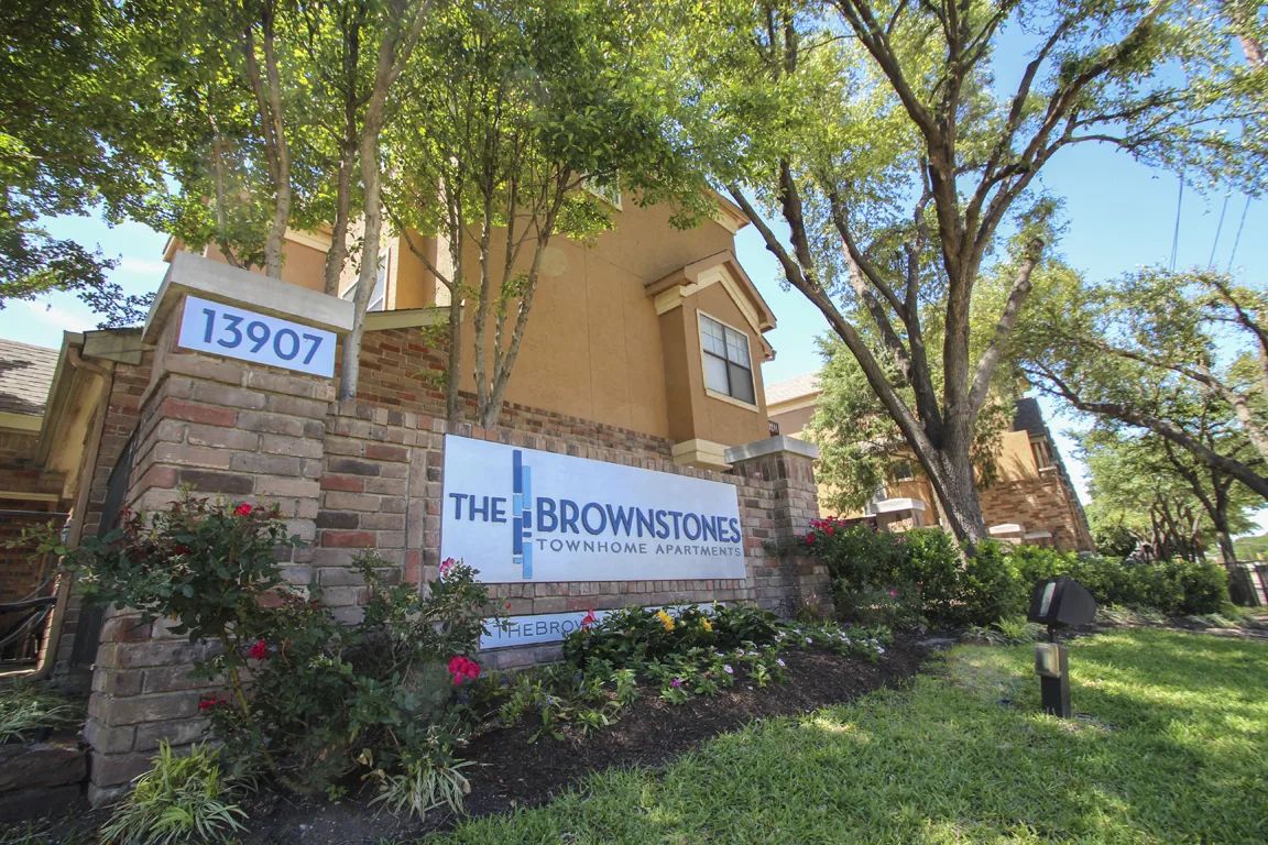 The Brownstones Townhome Apartments Image 43